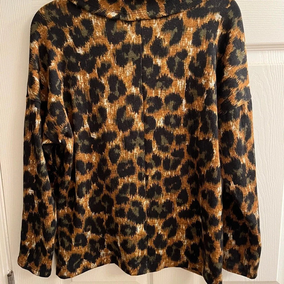 NOTATIONS~ WOMANS CHEETAH PRINT BLOUSE~ LG - Picture 5 of 8